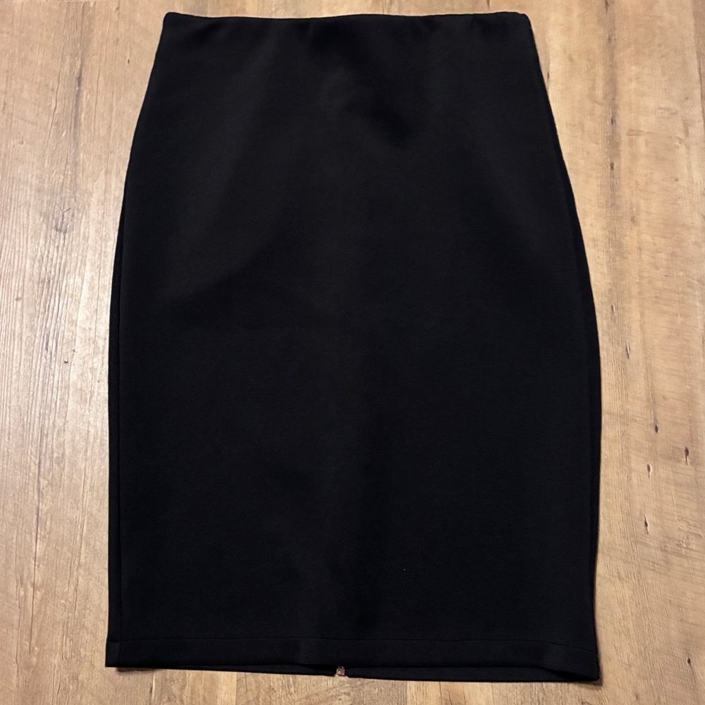 Catherine Malandrino Exposed Back Gold Zipper Pencil Skirt in Black